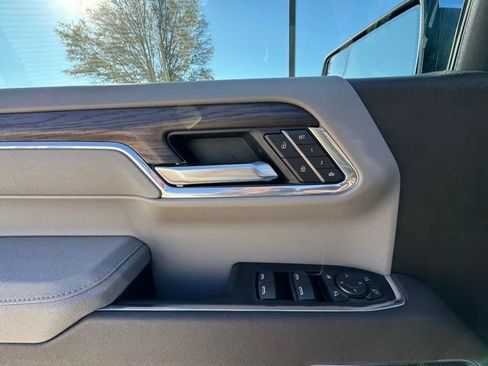 New 2026 GMC Sierra 1500 SLT image 13