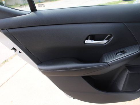 Used 2021 Nissan Sentra SV FWD image 13