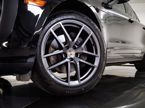 Certified 2023 Porsche Macan Turbo AWD/4WD image 12