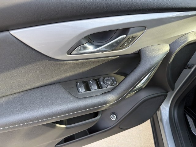 Used 2024 Chevrolet Blazer LT w/ Convenience Package FWD image 16