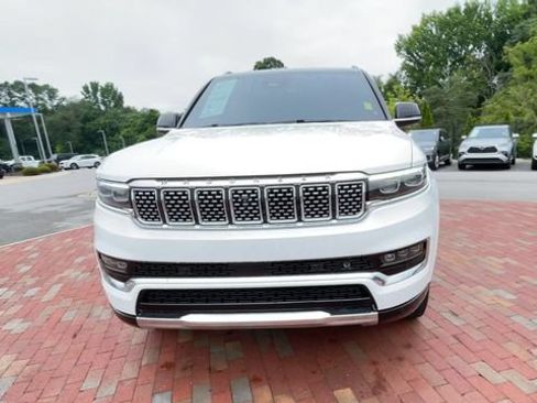 Used 2023 Jeep Grand Wagoneer Series III AWD/4WD image 4