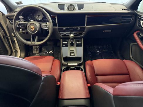 Used 2025 Porsche Macan S AWD/4WD image 17