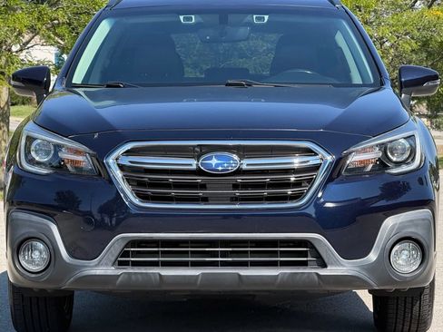 Used 2018 Subaru Outback 3.6R Touring AWD/4WD image 8