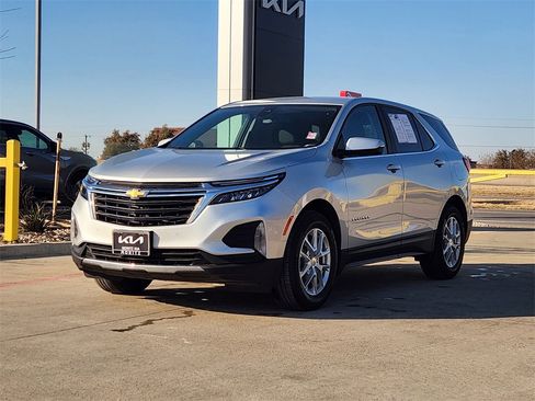 Used 2022 Chevrolet Equinox LT image 3