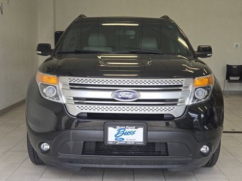 Used 2014 Ford Explorer XLT w/ Equipment Group 202A AWD/4WD image 2