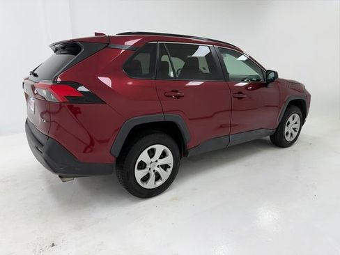 Used 2020 Toyota RAV4 LE FWD image 41