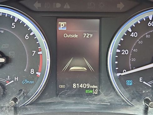 Used 2019 Toyota Highlander XLE AWD/4WD image 16