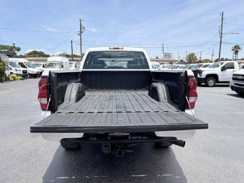Used 2006 Chevrolet Silverado 2500 W/T w/ Heavy-Duty Power Package RWD image 7