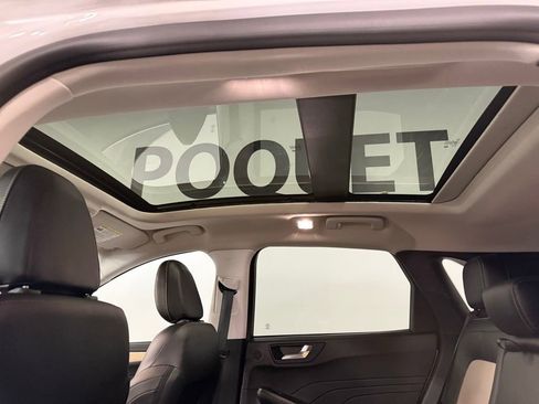 Used 2022 Ford Escape Titanium w/ Titanium Elite Package image 18