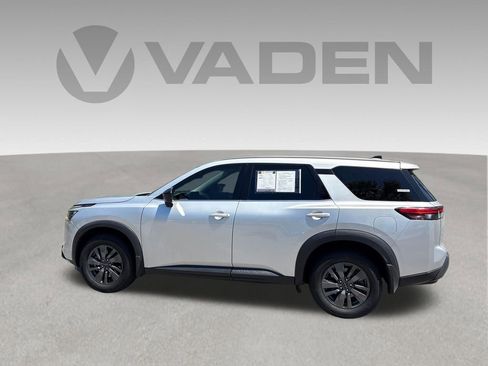 Used 2024 Nissan Pathfinder S FWD image 14