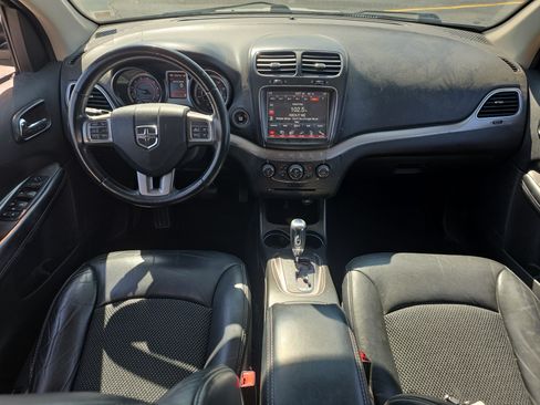 Used 2019 Dodge Journey Crossroad FWD image 12