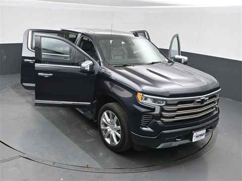 Used 2022 Chevrolet Silverado 1500 High Country w/ High Country Premium Package image 49