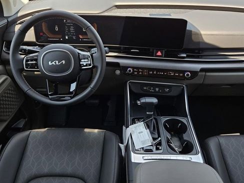 New 2026 Kia Carnival EX FWD image 14