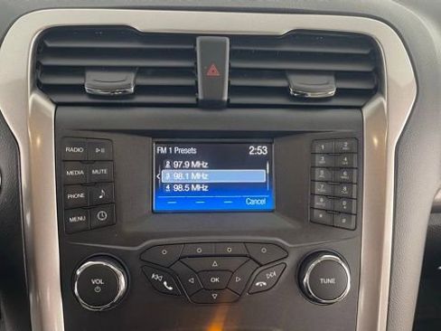 Used 2022 Ford Escape SE w/ SE Sport Appearance Package image 40