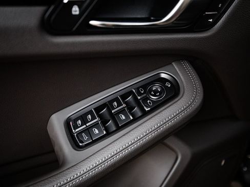 Certified 2026 Porsche Macan S AWD/4WD image 22