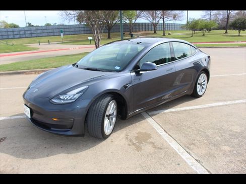 Used 2022 Tesla Model 3 Long Range image 1