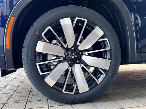 New 2026 Mitsubishi Outlander SEL FWD image 12