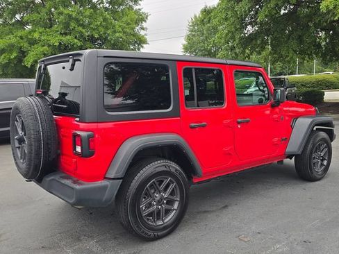 Used 2024 Jeep Wrangler Unlimited Sport AWD/4WD image 3