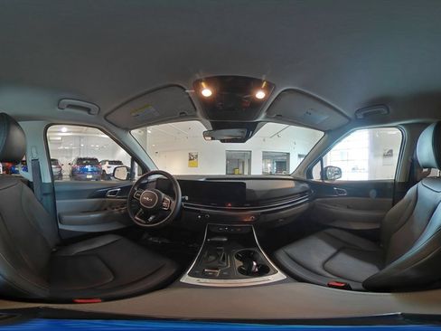 Used 2026 Kia Carnival FWD image 45