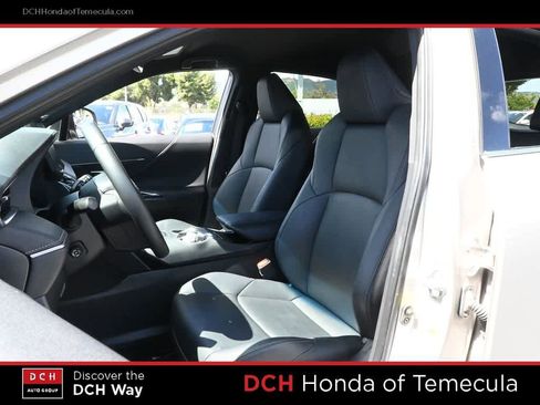 Used 2022 Toyota Venza XLE AWD/4WD image 19