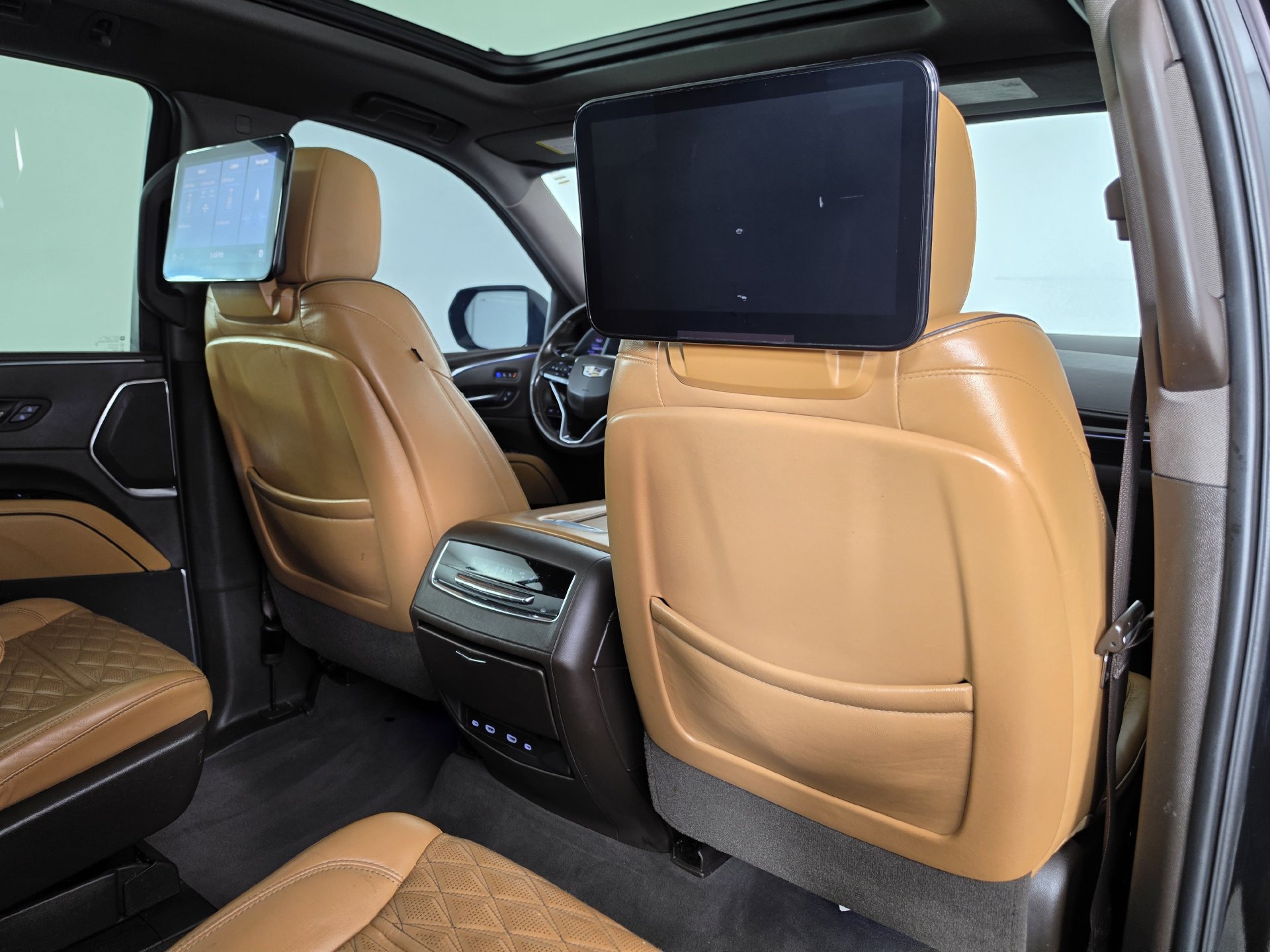 Used 2021 Cadillac Escalade Sport w/ Driver Assist Tech Package AWD/4WD image 32