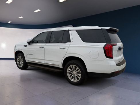 Used 2023 GMC Yukon SLT w/ SLT Luxury Package image 3