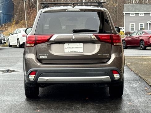 Used 2018 Mitsubishi Outlander SE image 4