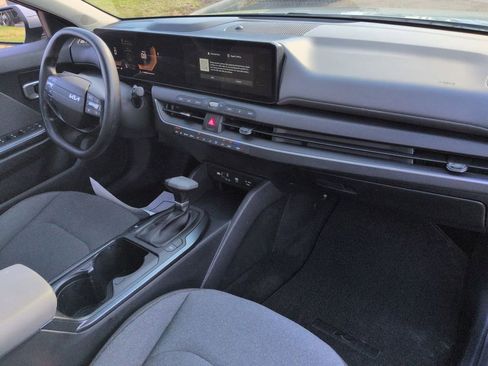 Certified 2025 Kia K4 FWD image 30