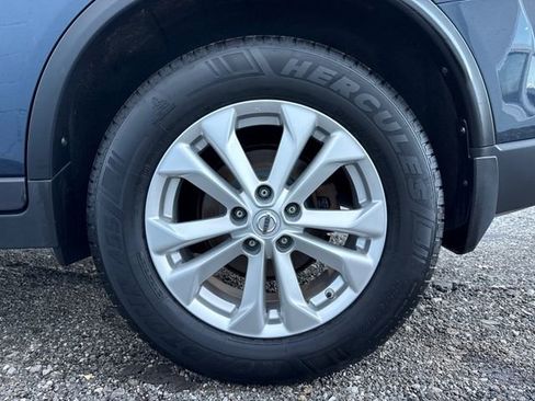 Used 2015 Nissan Rogue SV w/ SV Premium Package FWD image 25