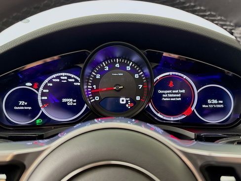 Used 2023 Porsche Cayenne Platinum Edition image 18