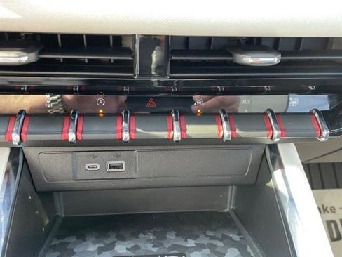 Used 2024 GMC Canyon AT4X image 23