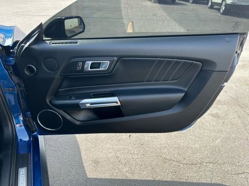 Used 2022 Ford Mustang GT Premium w/ Black Accent Package RWD image 19