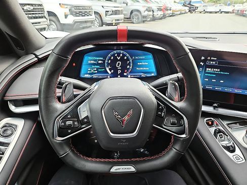 Used 2024 Chevrolet Corvette Z06 RWD image 16