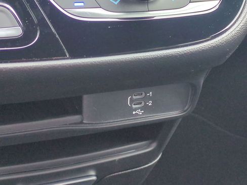 New 2027 Chrysler Pacifica Select FWD image 30