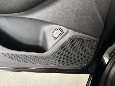 New 2025 Chevrolet Blazer EV LT image 12