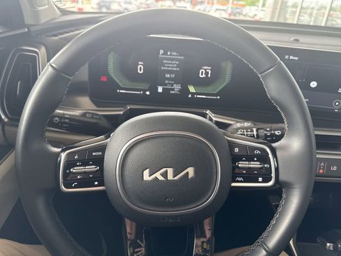 Used 2025 Kia Sorento S FWD image 17