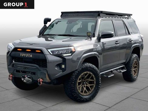 Used 2020 Toyota 4Runner SR5 image 1