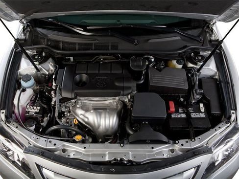 Used 2010 Toyota Camry LE image 15