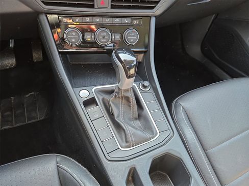 Used 2024 Volkswagen Jetta SE image 22