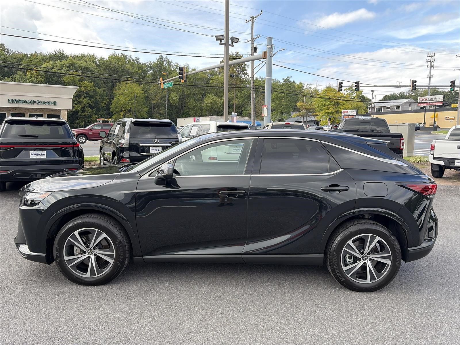 Used 2026 Lexus RX 350 Premium w/ Accessory Package (K3) FWD image 2
