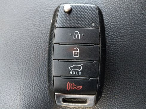 Used 2020 Kia Sorento LX w/ LX I4 Convenience Package FWD image 32