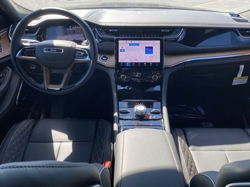 New 2025 Jeep Grand Cherokee Summit image 37