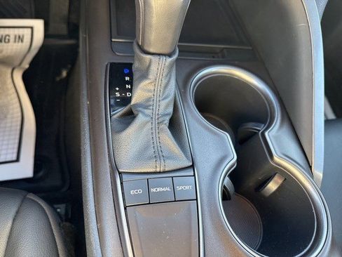 Used 2023 Toyota Camry SE image 24