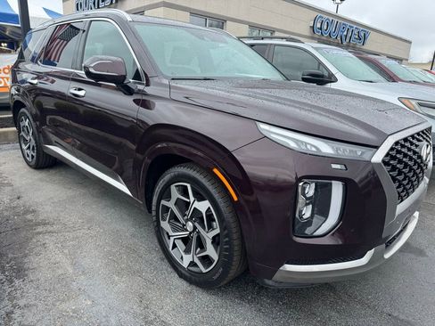 Used 2022 Hyundai Palisade Calligraphy image 2