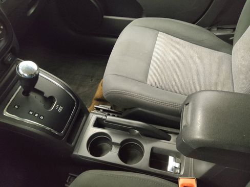 Used 2014 Jeep Patriot Latitude AWD/4WD image 26