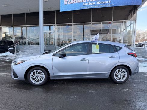 Used 2025 Subaru Impreza 2.0i image 2