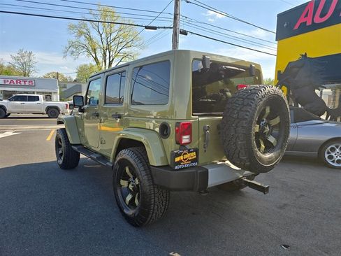Used 2013 Jeep Wrangler Unlimited Sahara w/ Connectivity Group AWD/4WD image 2