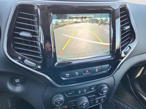 Used 2020 Jeep Cherokee Limited w/ Technology Group AWD/4WD image 27