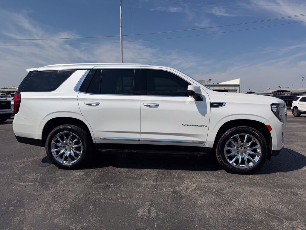 Used 2022 GMC Yukon SLT w/ SLT Luxury Package AWD/4WD image 4