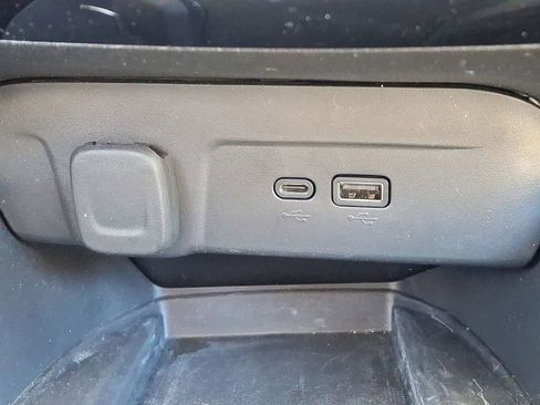 Certified 2025 Chevrolet Trax ACTIV w/ Sunroof Package image 28